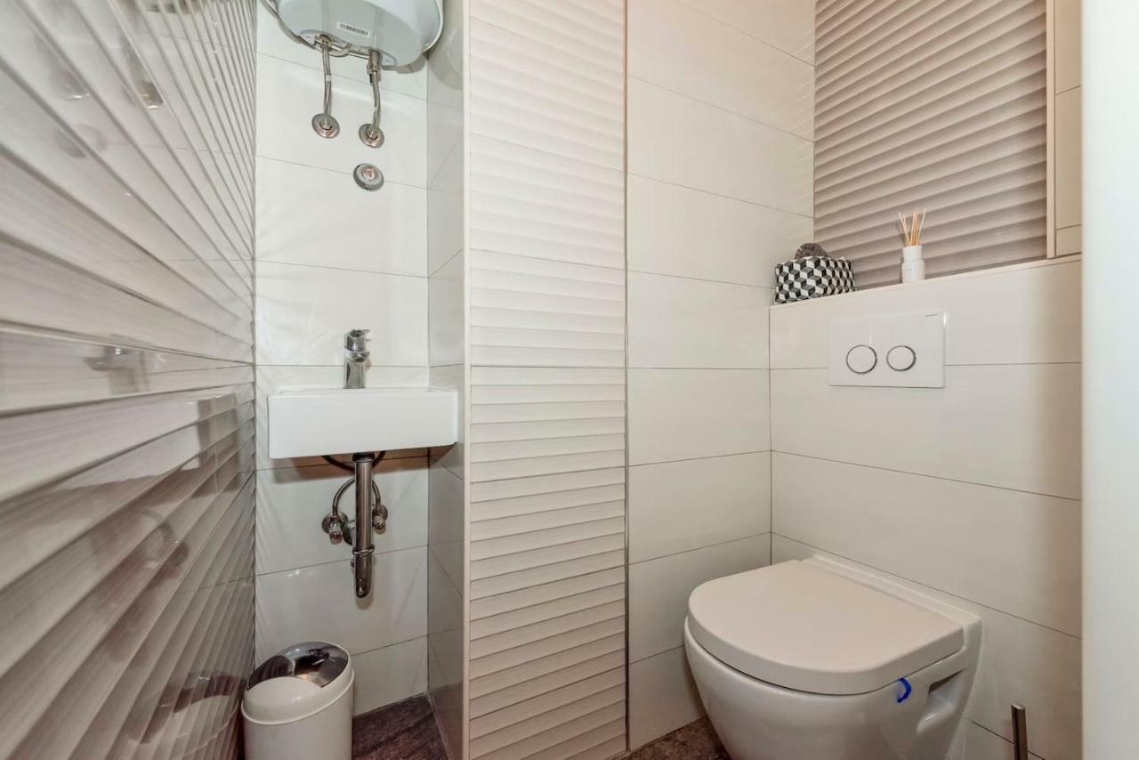 L'Aurora Luxury Apartment Zara Esterno foto