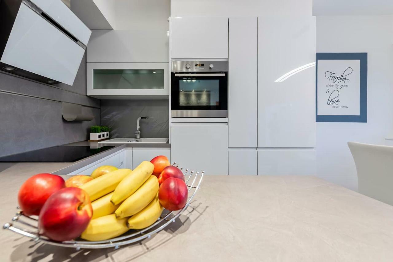 L'Aurora Luxury Apartment Zara Esterno foto